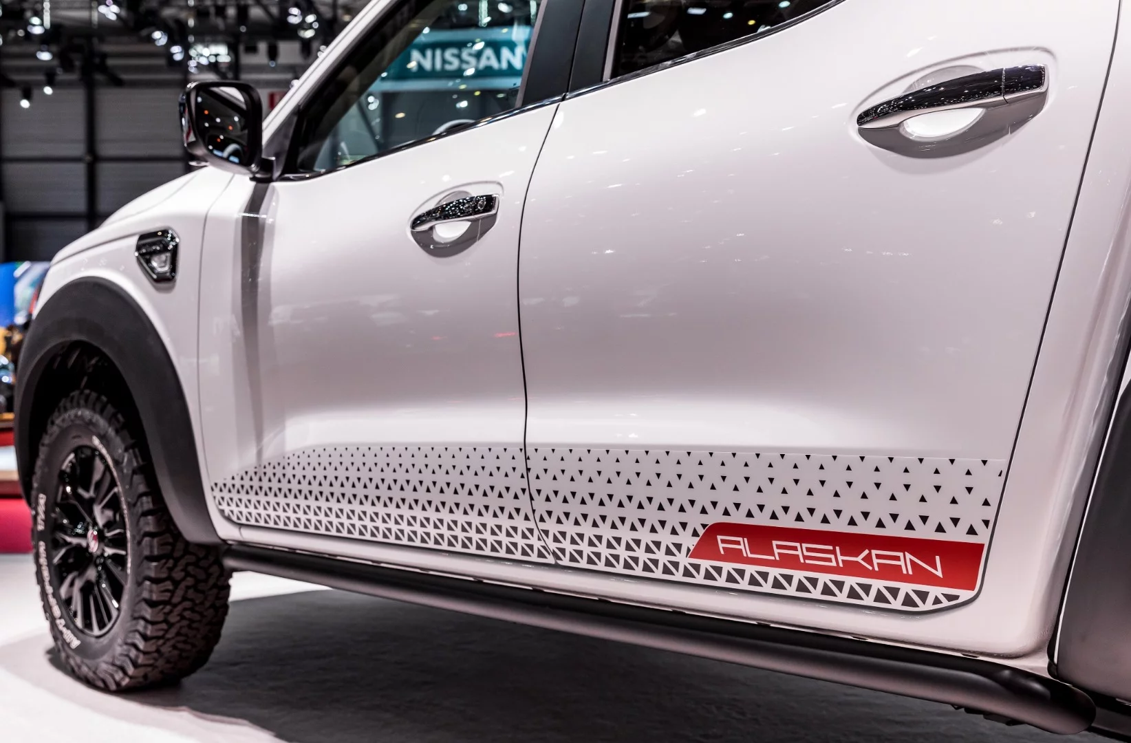 On the inside, the Renault Alaskan Ice Edition has an improved stereo system, leather upholstery, and Ice badging and stitching