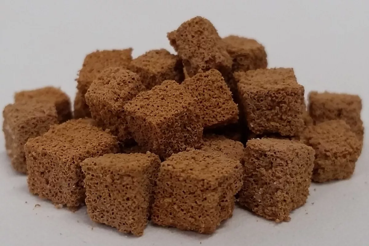 Researchers have created an absorbent polymer that can quickly soak up crude oil and diesel from sea water