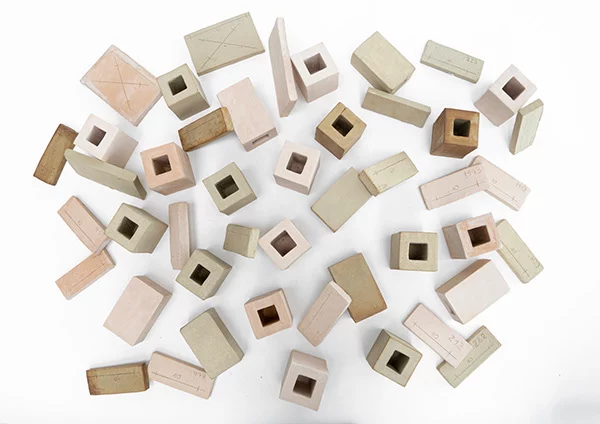 The porous raku-clay is locally sourced from the Westerwald region in Germany