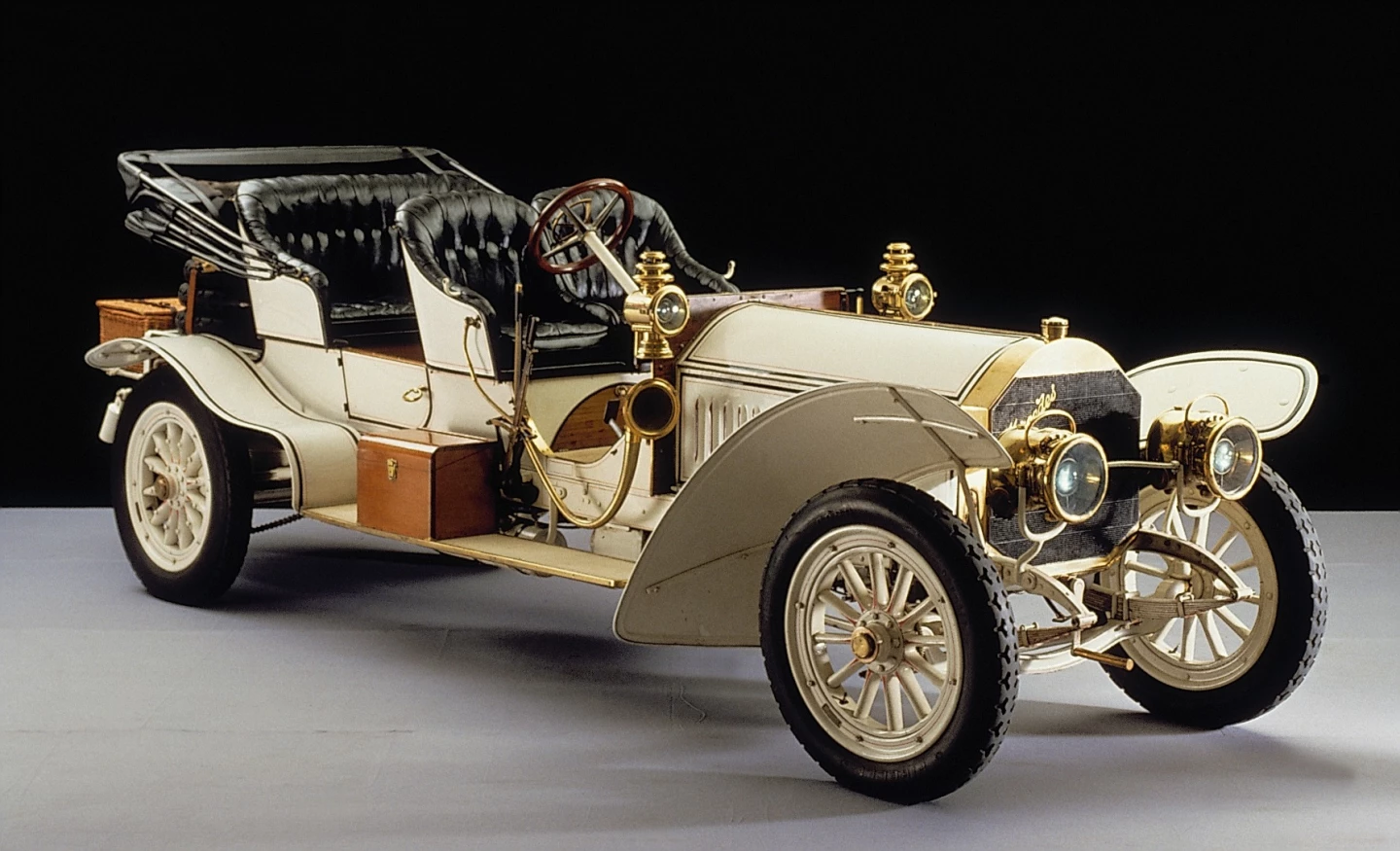 With a price tag of £1750 against the £2000 of the newly-introduced 70-hp Mercedes, the 50-hp Panhard was the second most expensive car on the British market and the Mercedes 70-hp (above) which eventually began production in 1907, were the cream of the crop for fast luxury touring, more than capable of travelling at 60 mph in the right conditions.