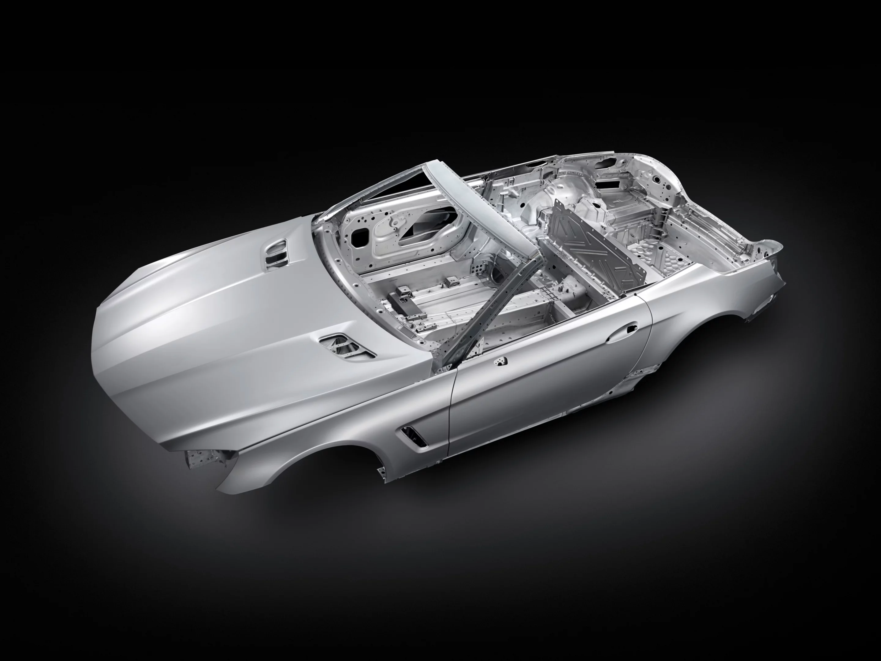 With a new aluminum bodyshell the Mercedes SL is lighter than its predecessors