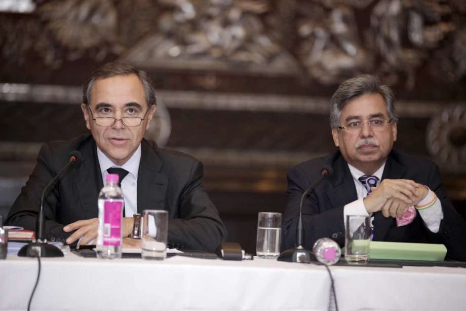 Magneti Marelli CEO Eugenio Razelli and Hero MotoCorp CEO & MD Pawan Munjal at the announcement of the joint venture