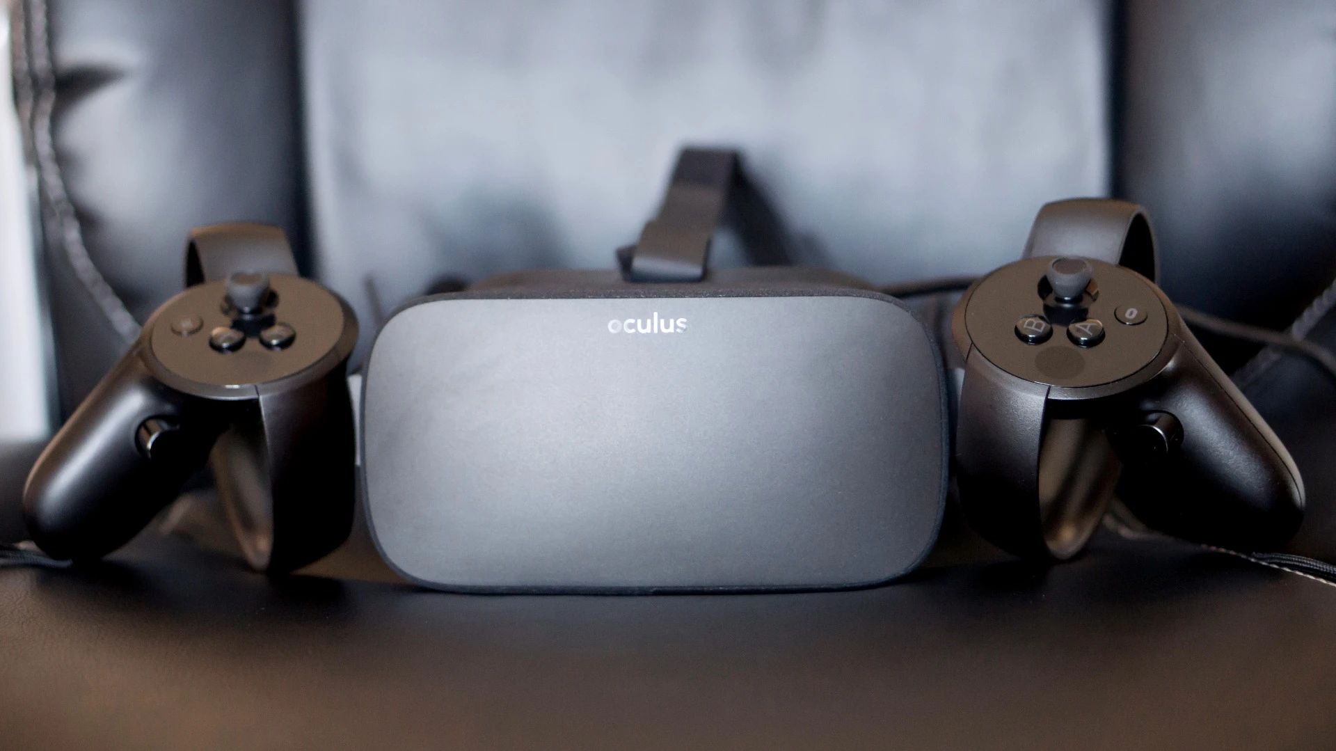Oculus Rift, flanked by its trusty Touch controls