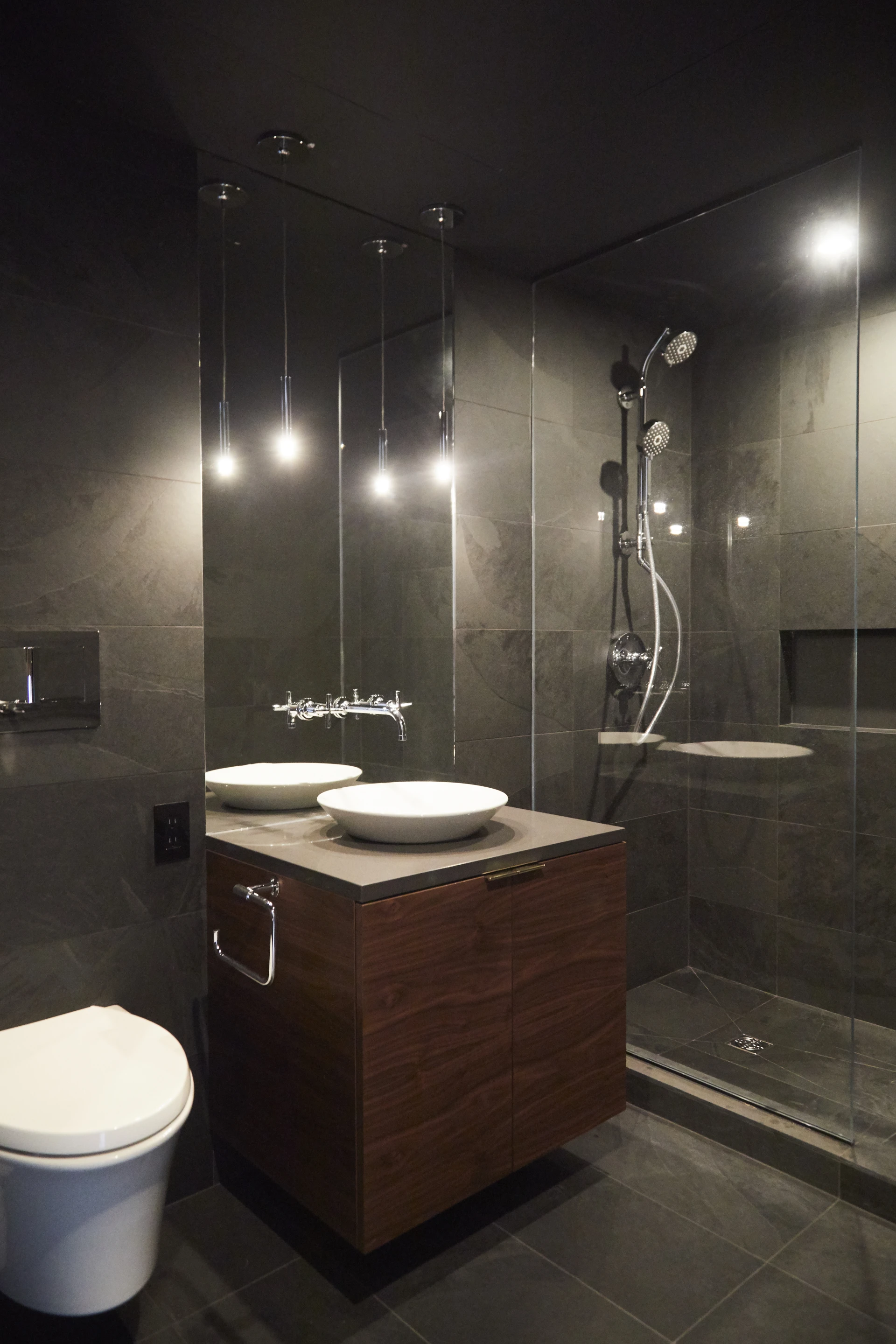 Hickory making up the vanity units in the bathrooms of the Mountain House