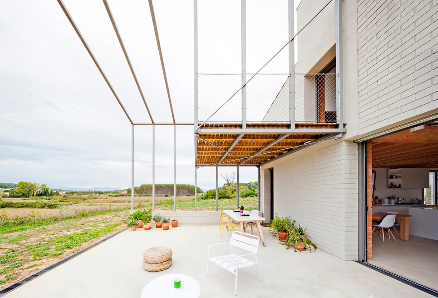 The skeletal framework and balcony area (Photo: Anna & Eugeni Bach)