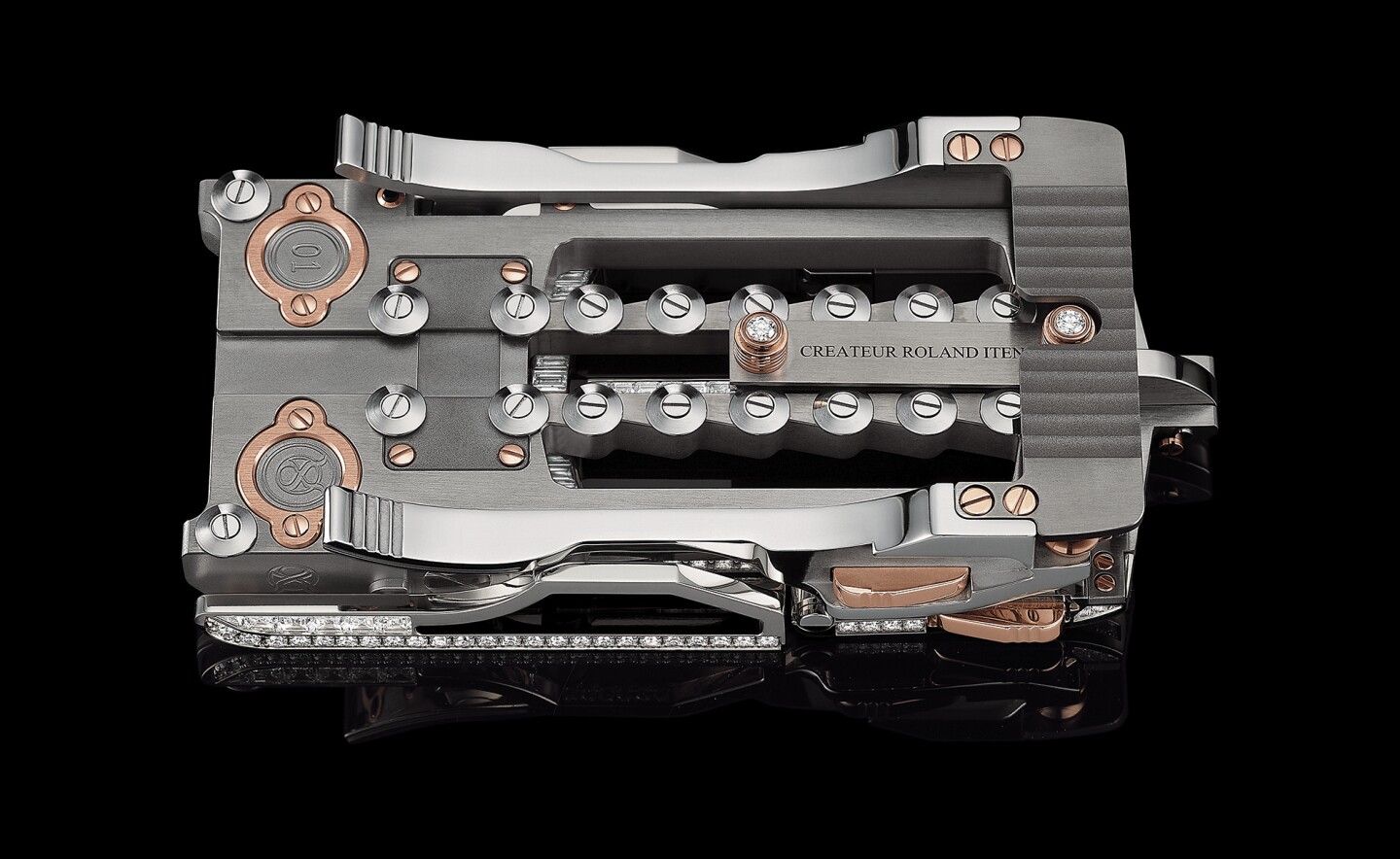 Roland Iten's Calibre R822 "Predator" belt buckle