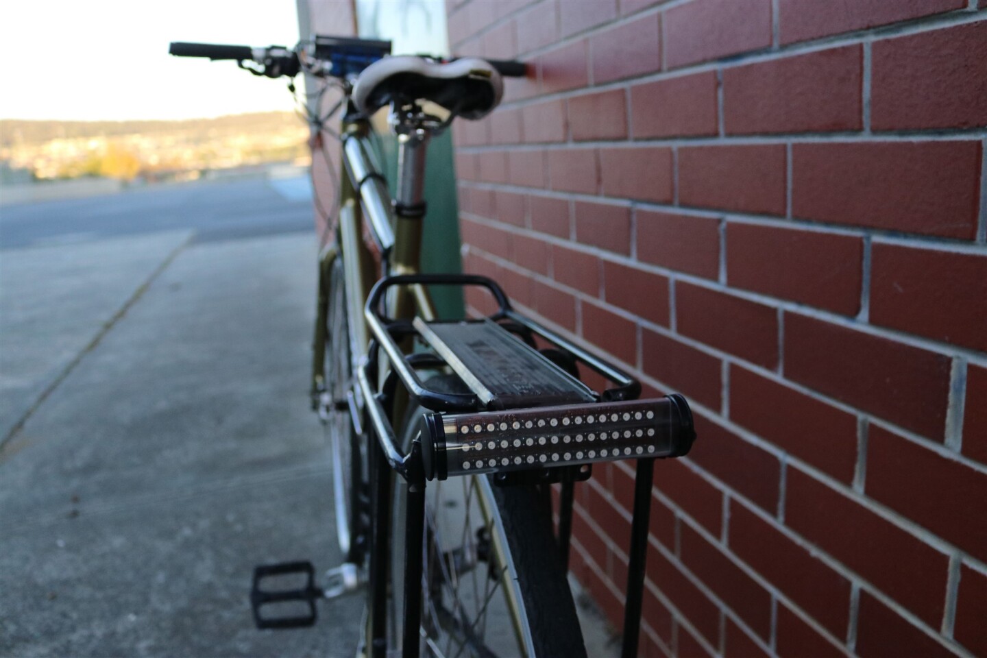 The rear module can be attached to a rack – other mounting systems are in the works