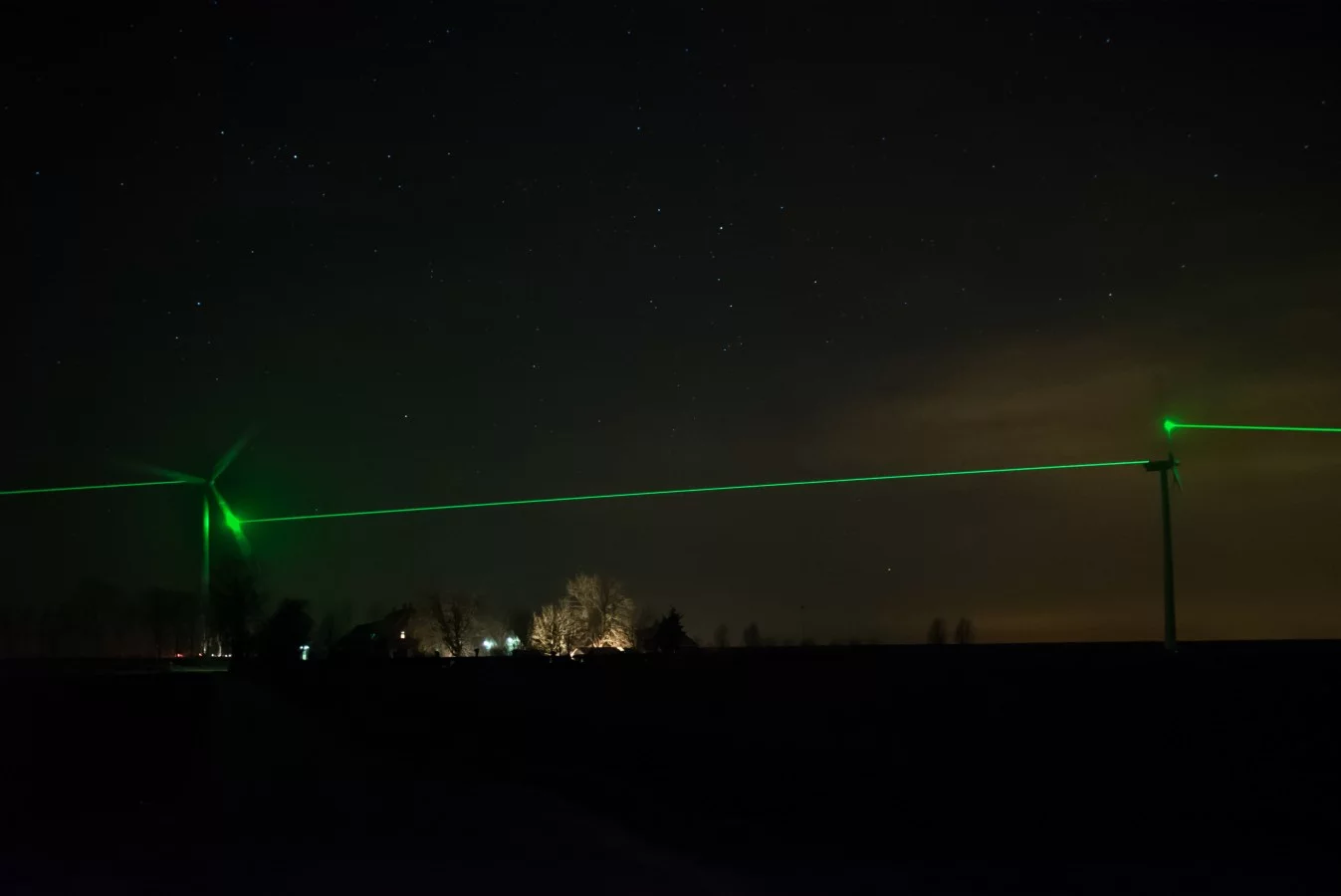 The LED beams are able to remain targeted on the blades even as they rotate