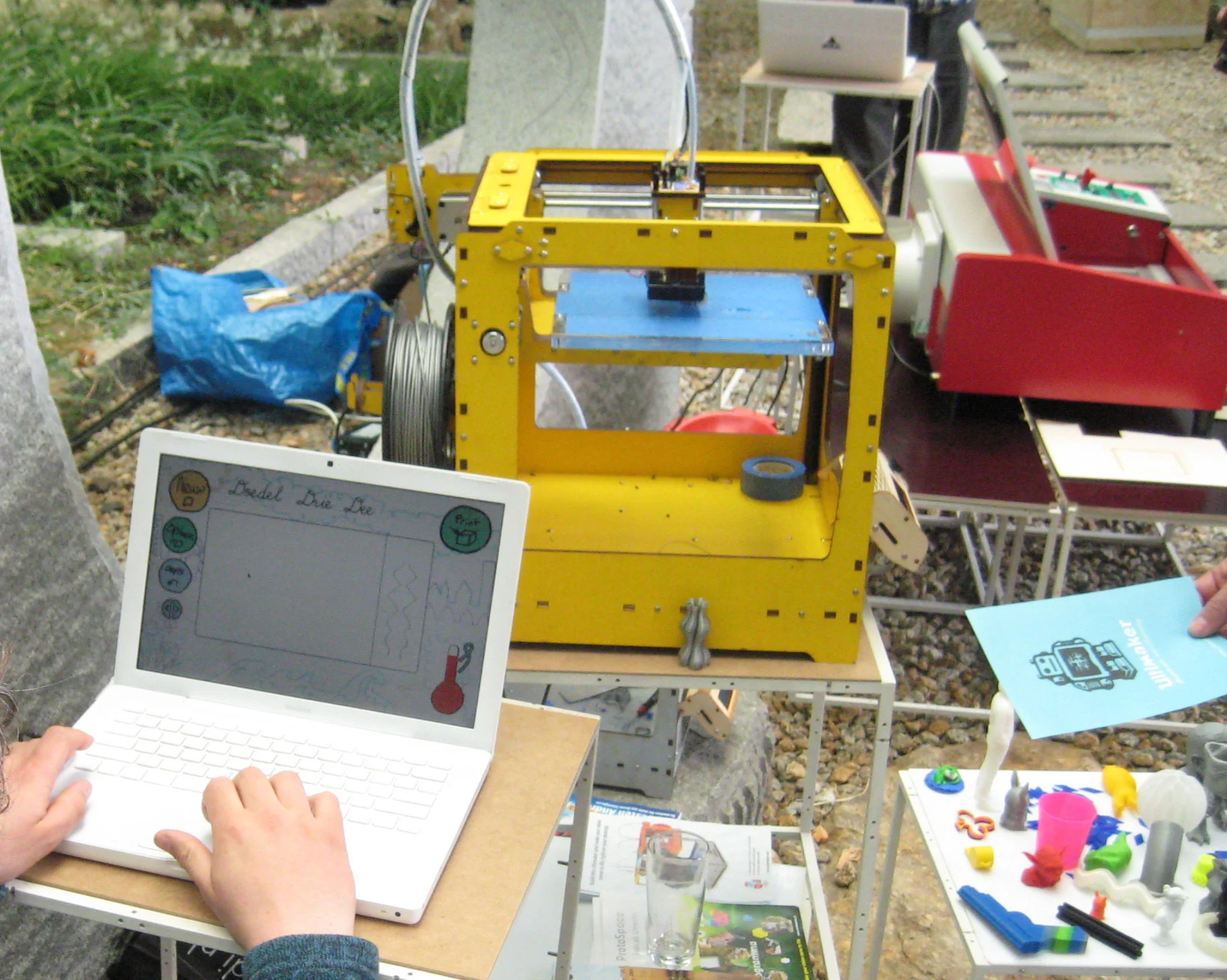 Companje and his collaborators are currently running a Kickstarter campaign to finalize the Doodle3D program so it can work with multiple types of platforms and 3D printers