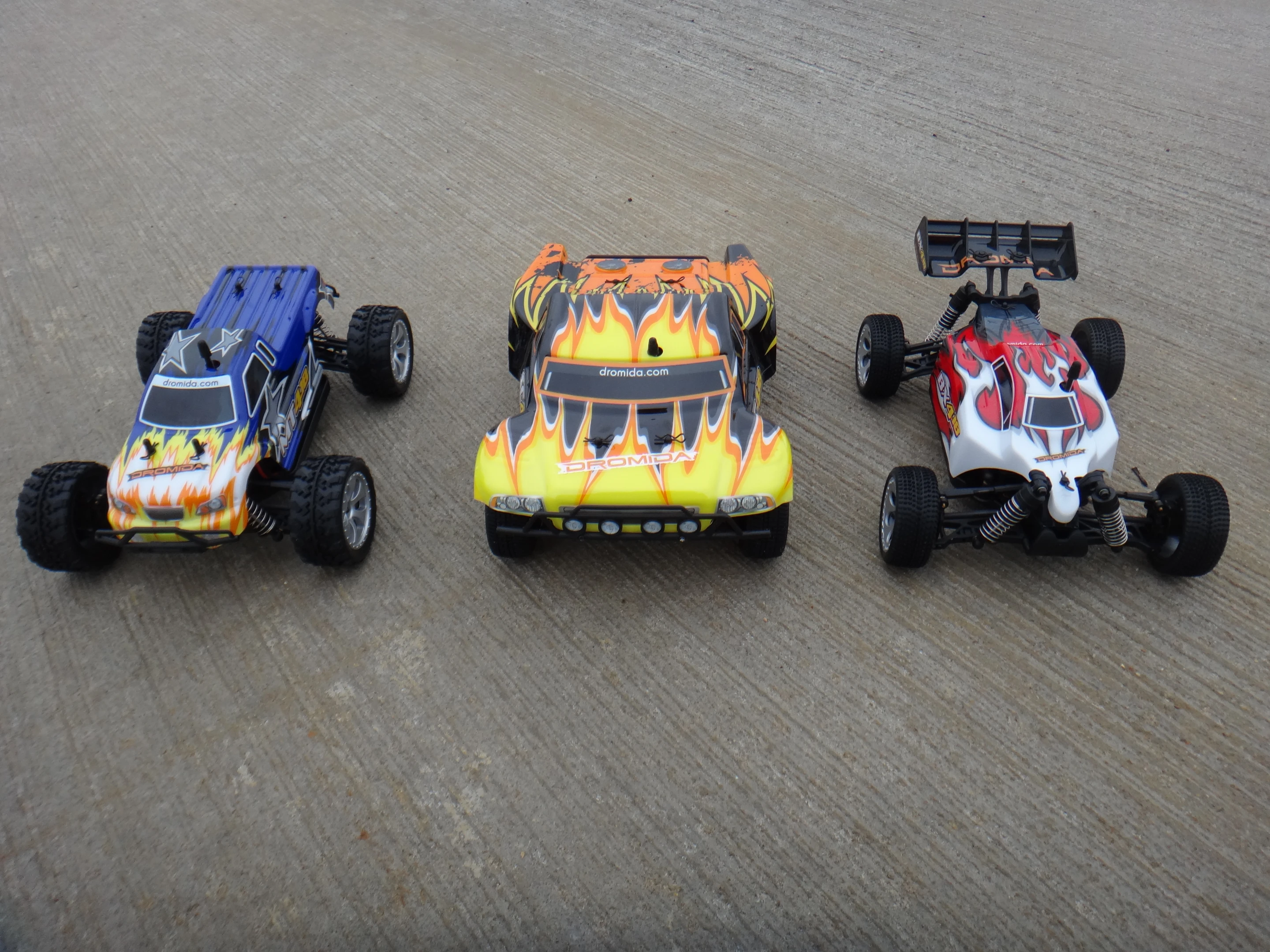 Gizmag reviews the entire Dromida line of remote-controlled cars and trucks