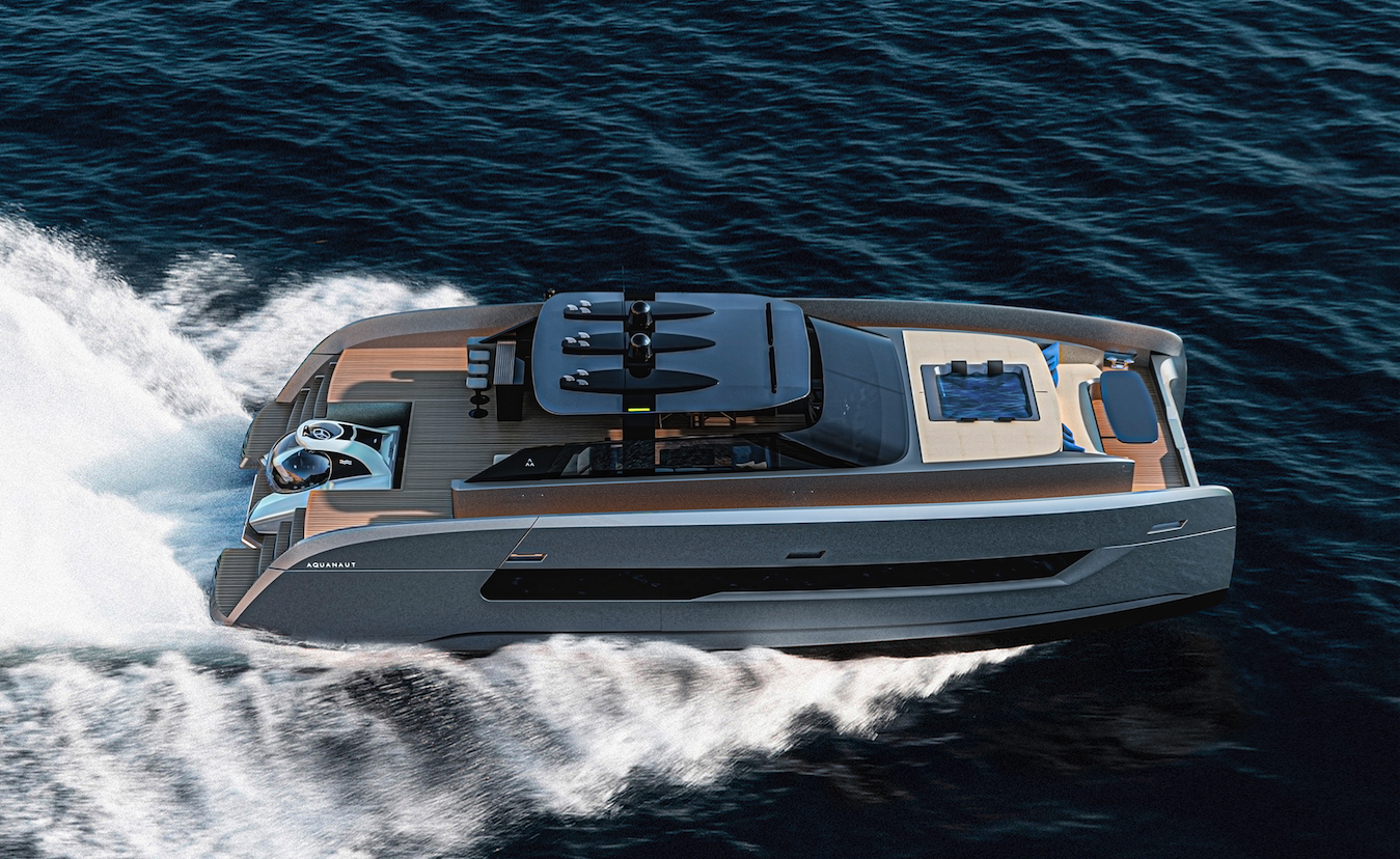 Sailing-Stream.fr ⚓ Un yacht Aquanaut inspiré des 4x4 embarque un sous-marin à bord ⚓ Deux moteurs Volvo Penta de 800 chevaux poussent l'Aquanaut à des vitesses allant jusqu'à 40 nœuds