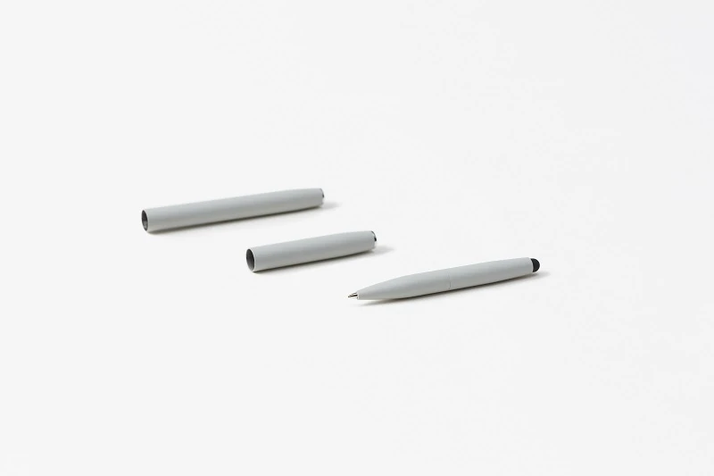 The pen breaks down into three parts