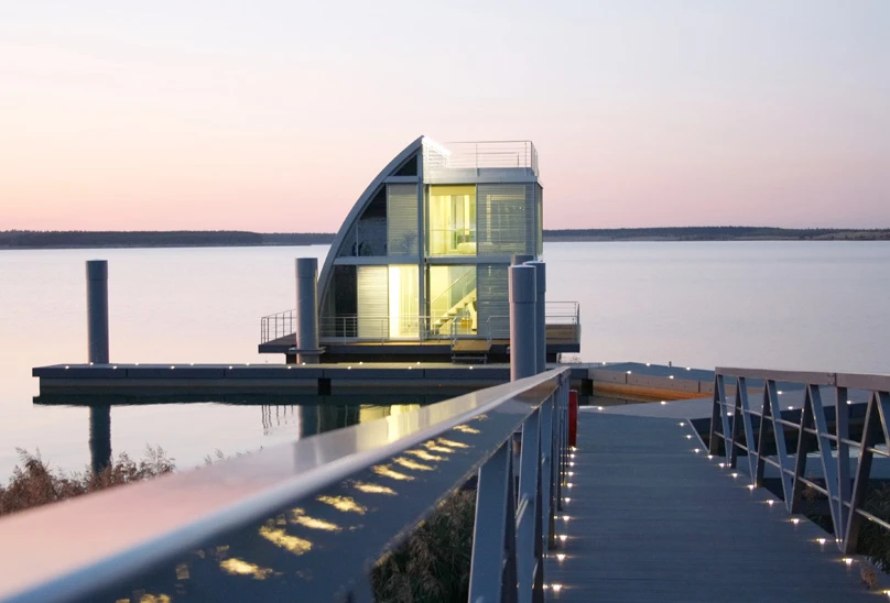 The Lausitz Geierswald Resort features a village consisting of modular floating homes