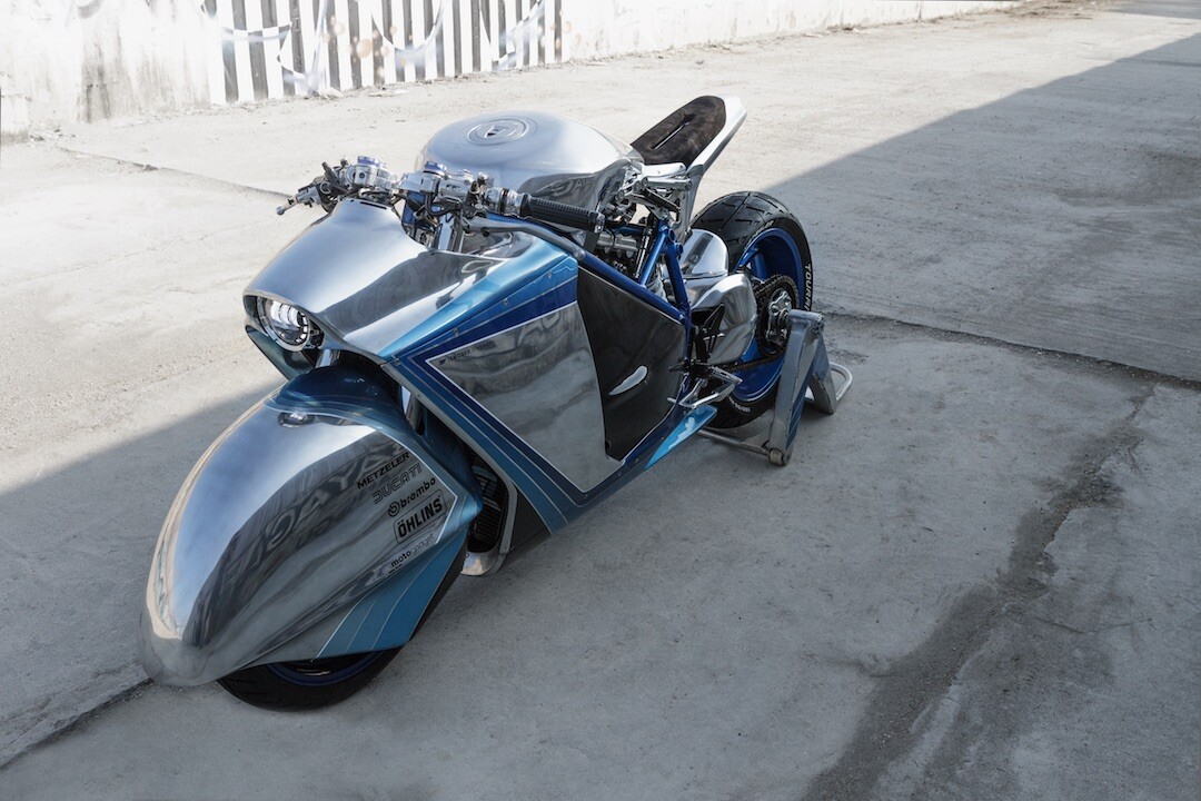 Smoked Garage Project XG-848X: like a heroic racing locomotive