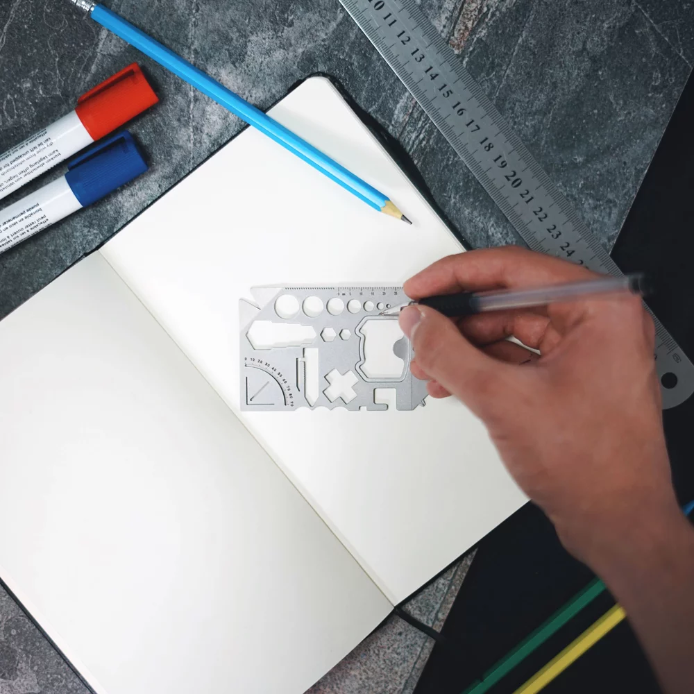 The MultiCard Multitool in action