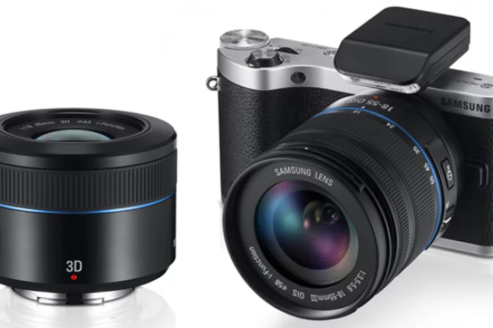 The Samsung NX300 was revealed along with a 45mm F1.8 2D/3D lens