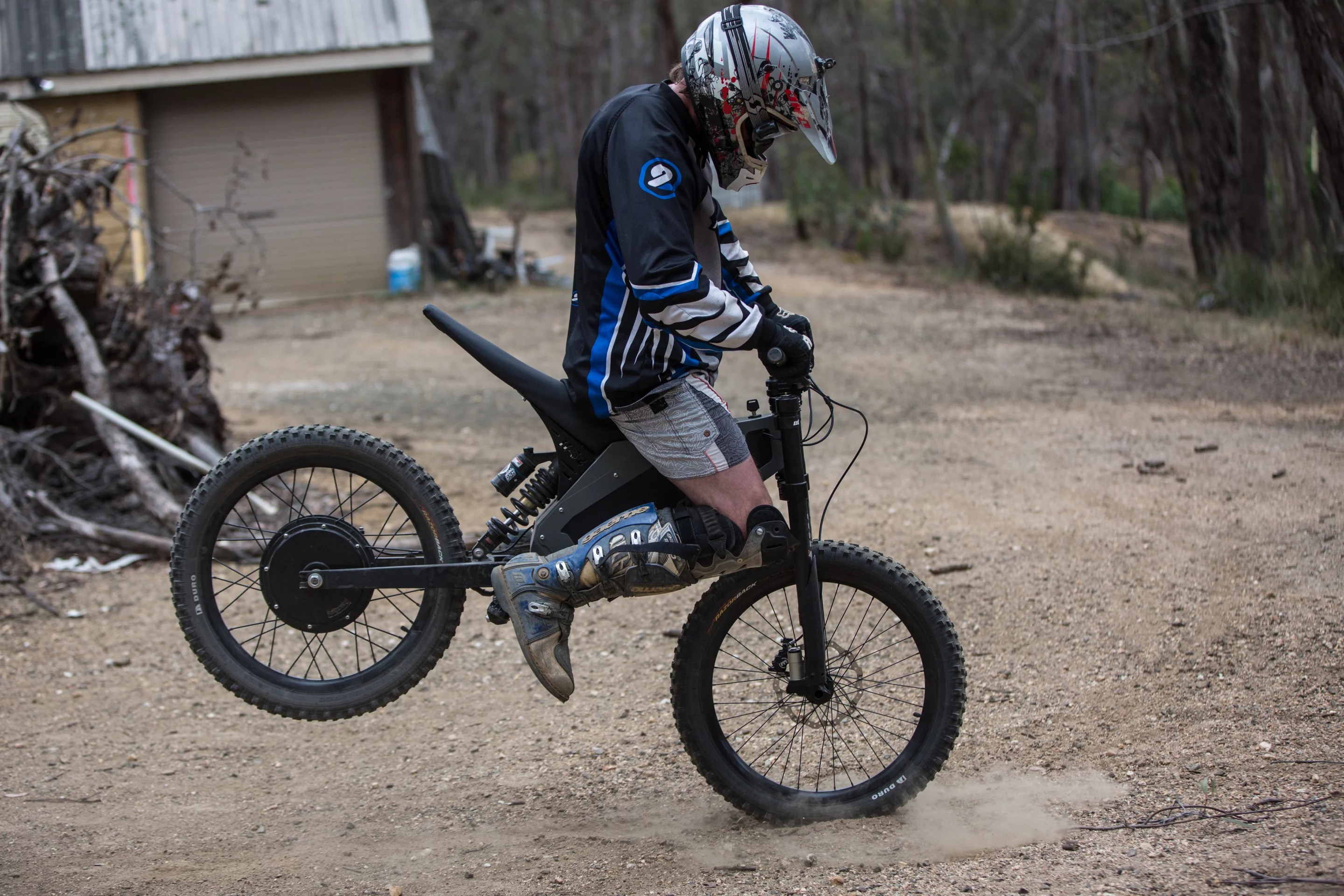 The Magura brakes do a fine job of bringing the H-52 to a halt