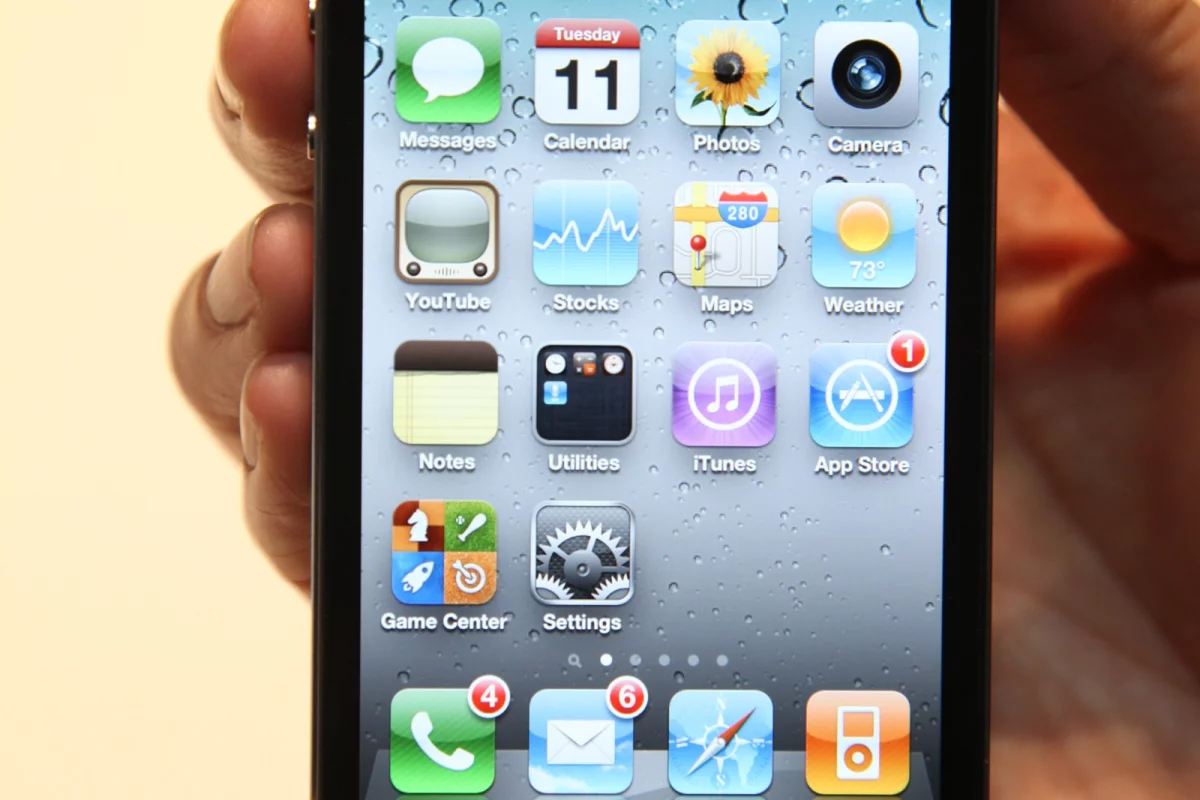 Apple and Verizon Wireless have announced the the iPhone 4 will now be available on Verizon