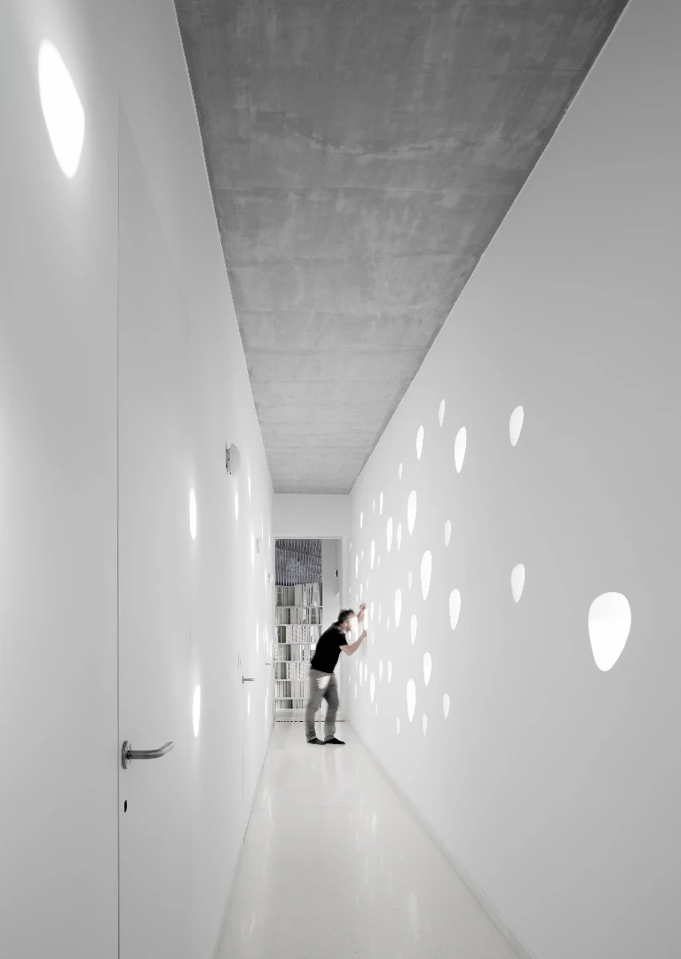 Villa Ypsilon's interior layout aids natural cooling