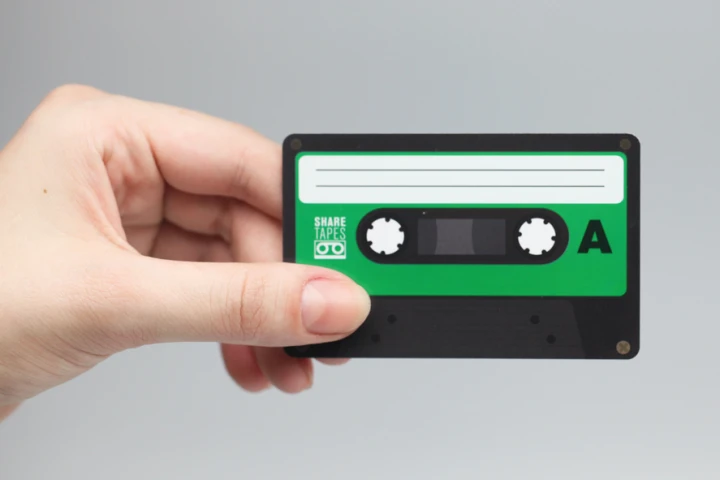Sharetapes cards use NFC and QR codes to load playlists