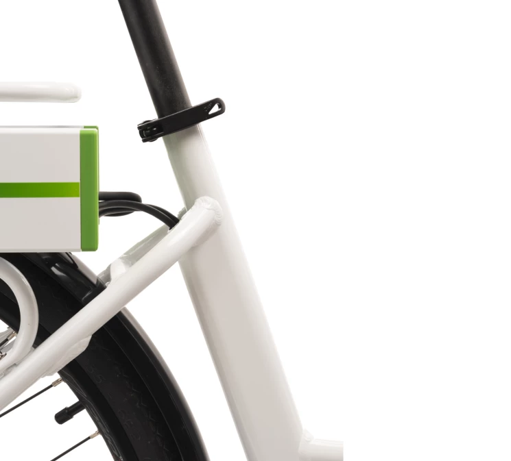 Pi-Pop runs wires from the supercapacitors internally through the frame