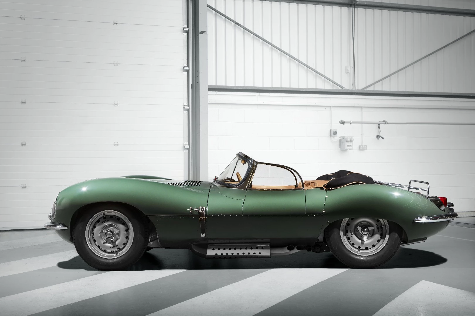 The Jaguar XKSS continuation model