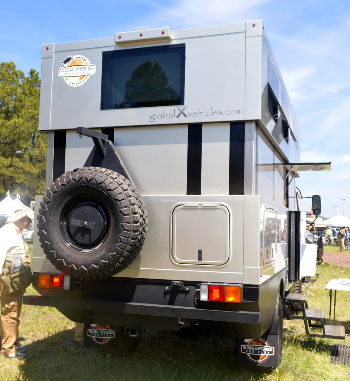 The raised roof on the Pangea LT did not appear as high as the one on the Perky Mog, which is a GXV Pangea build