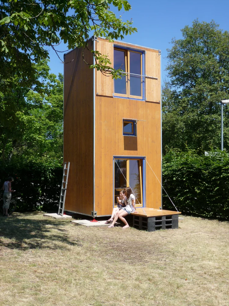 With a small base footprint of just 7 m2 (75 ft2), the HomeBox differentiates itself from traditional container homes by being positioned upright
