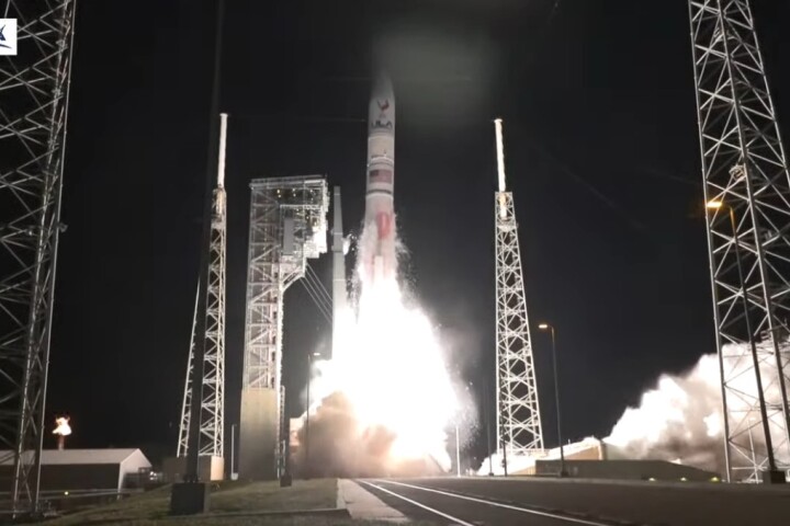 Peregrine lifting off