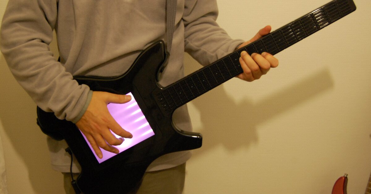 Review The Kitara digital guitar synthesizer