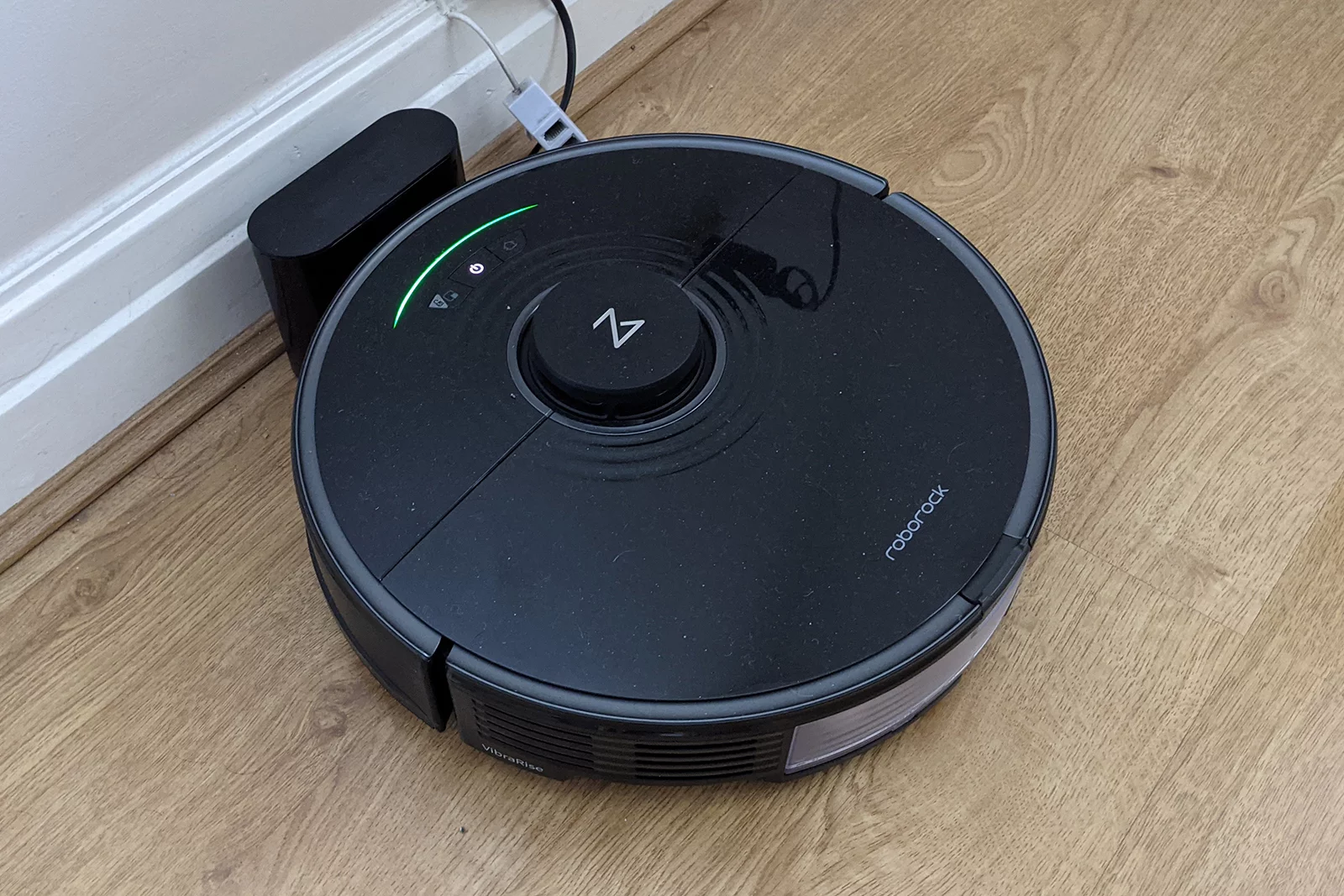 The S7 can automatically return to its charging dock when needed