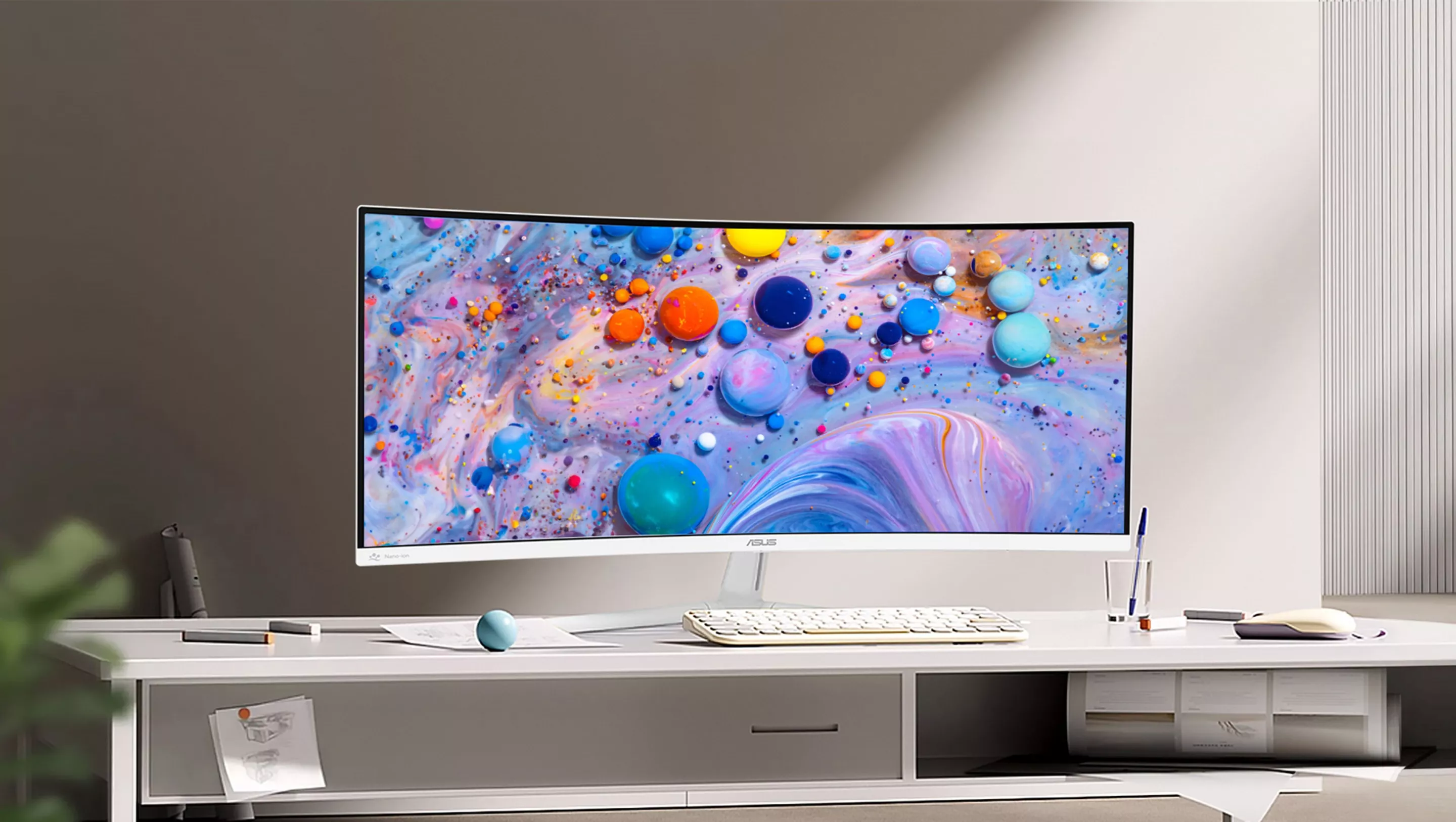 The VU34WCIP-W model features a 34-inch 1500R curved panel with a 100Hz refresh rate and 1-ms moving