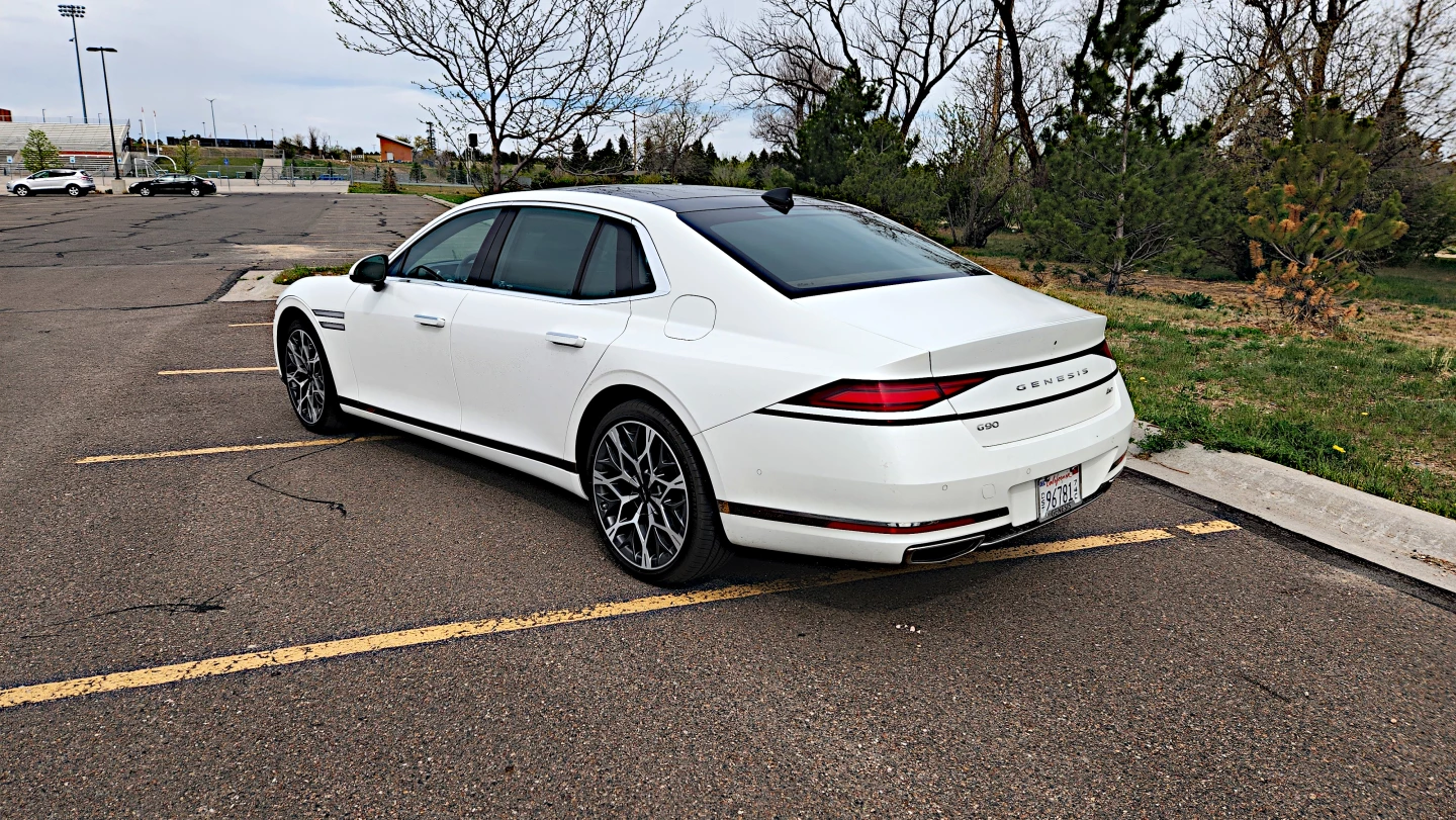 The rear wheel steering option for the 2025 Genesis G90 makes it extremely nimble