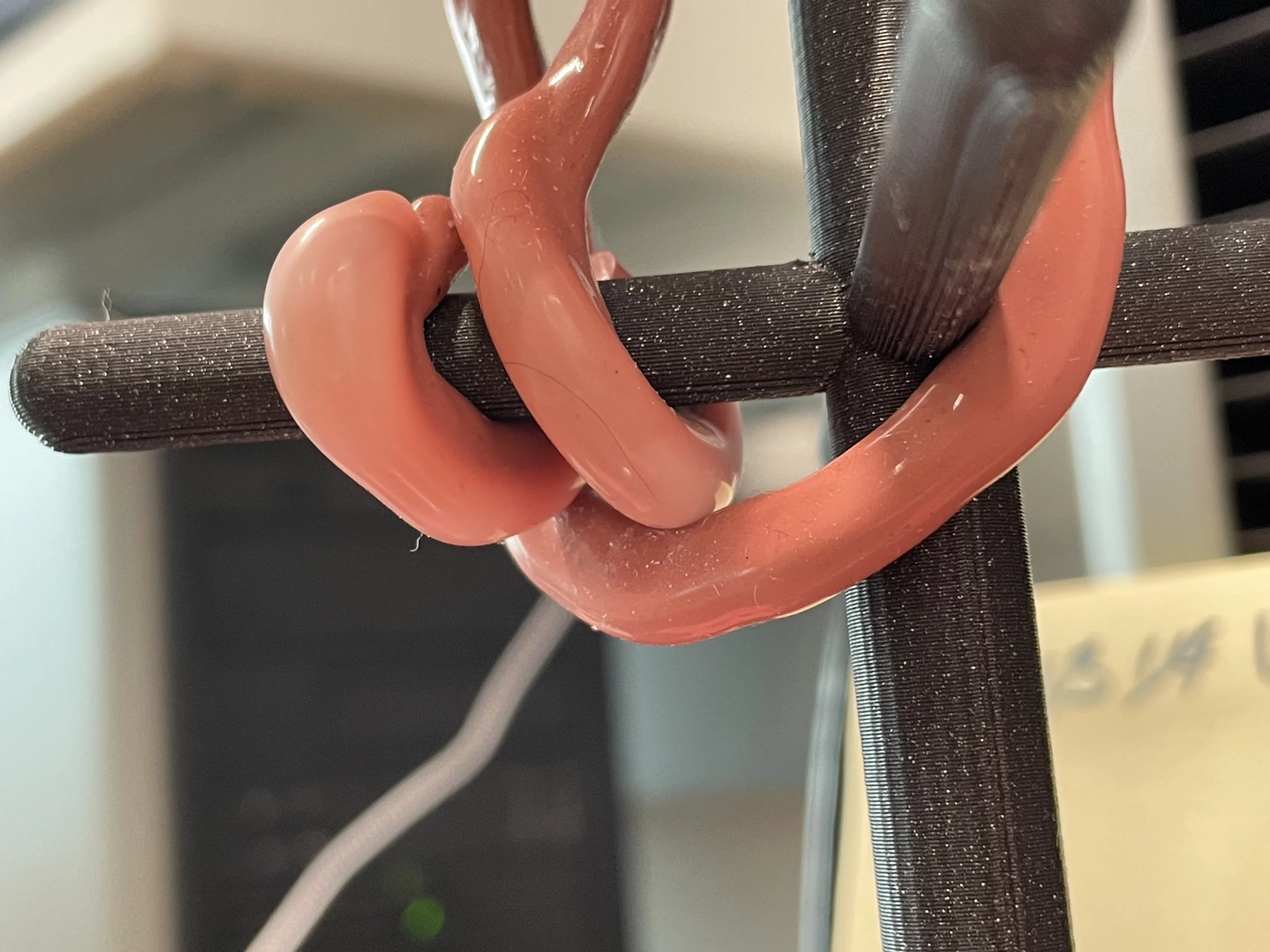 The SEAS gripper uses multiple fluid-filled tubes to gently entangle a target object