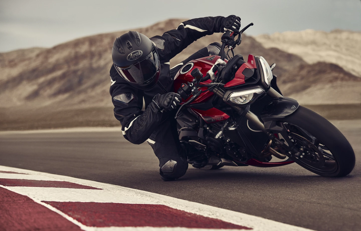 The 2023 Triumph Street Triple 765 RS is the sportier of the two standard models, feeling equally at home both on the road and the race track