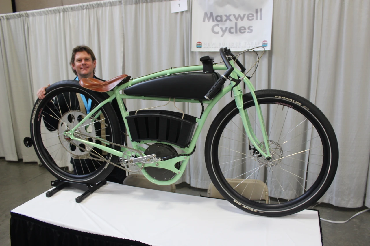 Kevin Maxwell-Ostrom of Maxwell Cycles, with his awesome board track racing-inspired e-bike – note the hub motor mounted in the frame