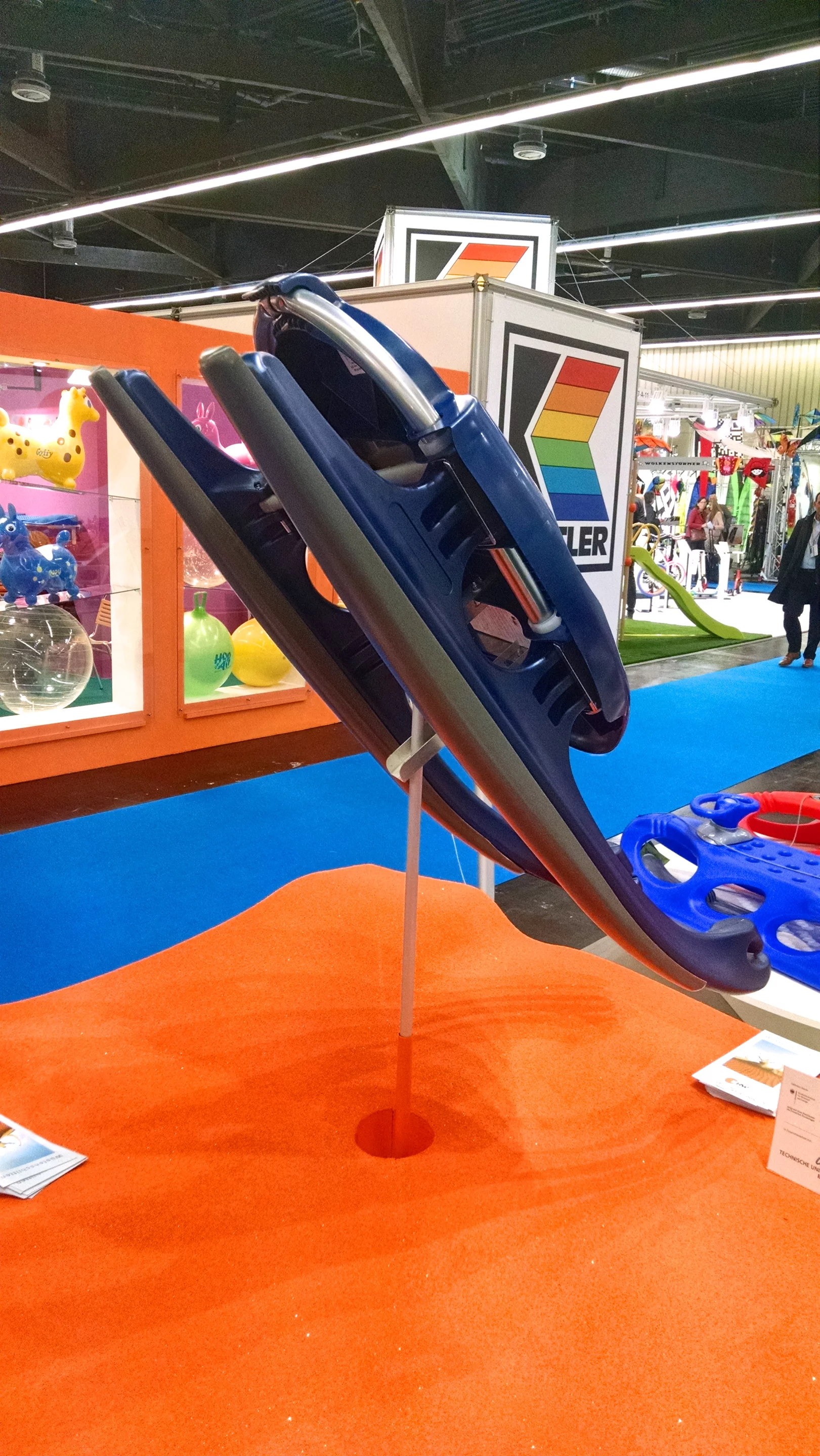 The KHW sled uses a specially designed plastic to glide on sand (Photo: C.C. Weiss/Gizmag)