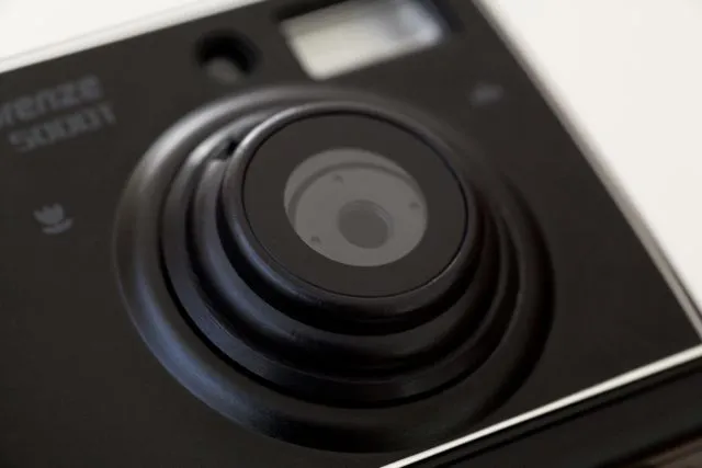 The NeinGrenze 5000T has a tilted lens, which allows it to produce its tilt-shift photos (Photo: Photojojo)