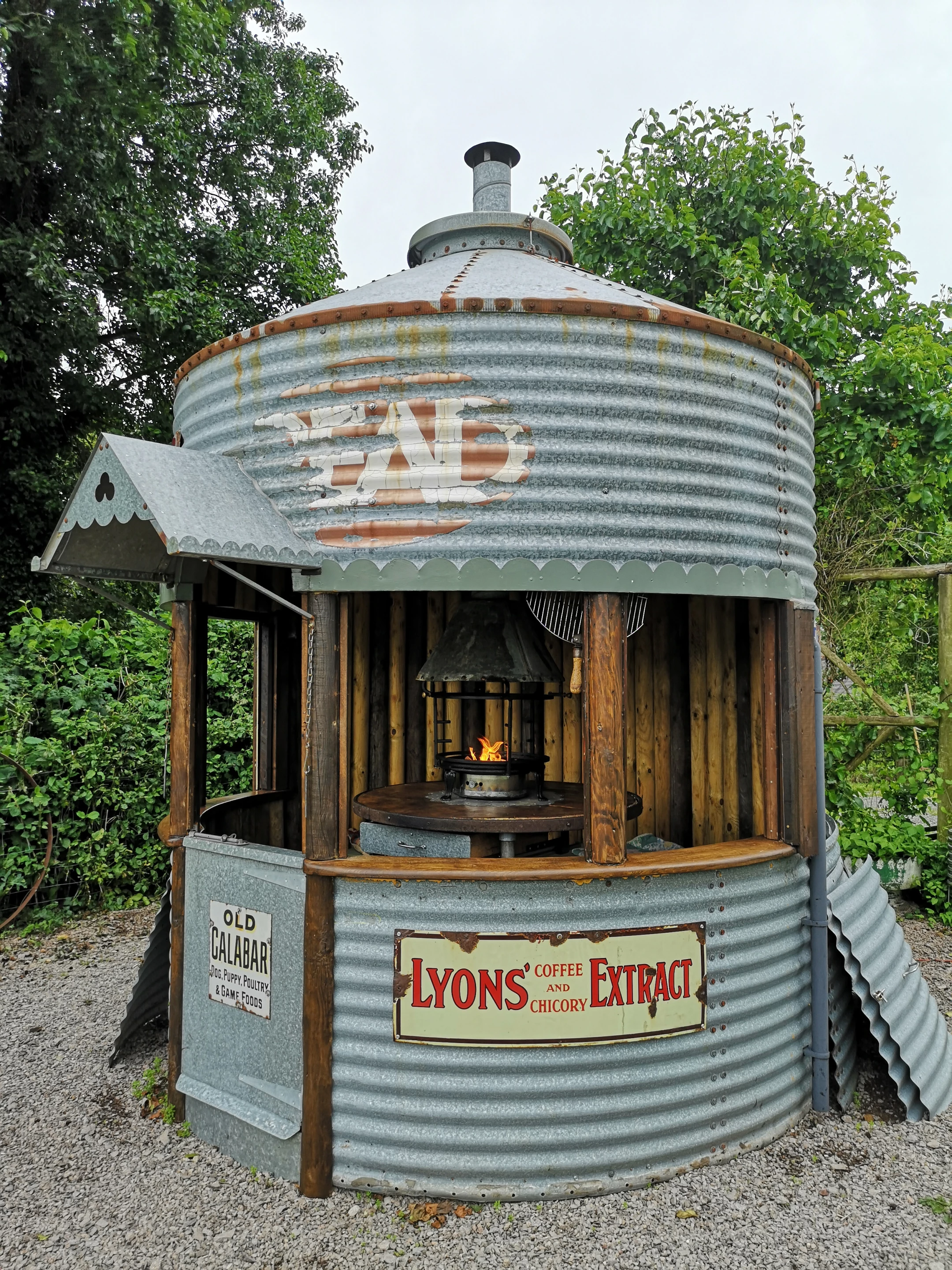 Silas the Silo, by Tim Kerridge, makes use of an old grain silo thrown away by a farm. It now serves as a gazebo and BBQ hut. The project is a finalist in the Unique category
