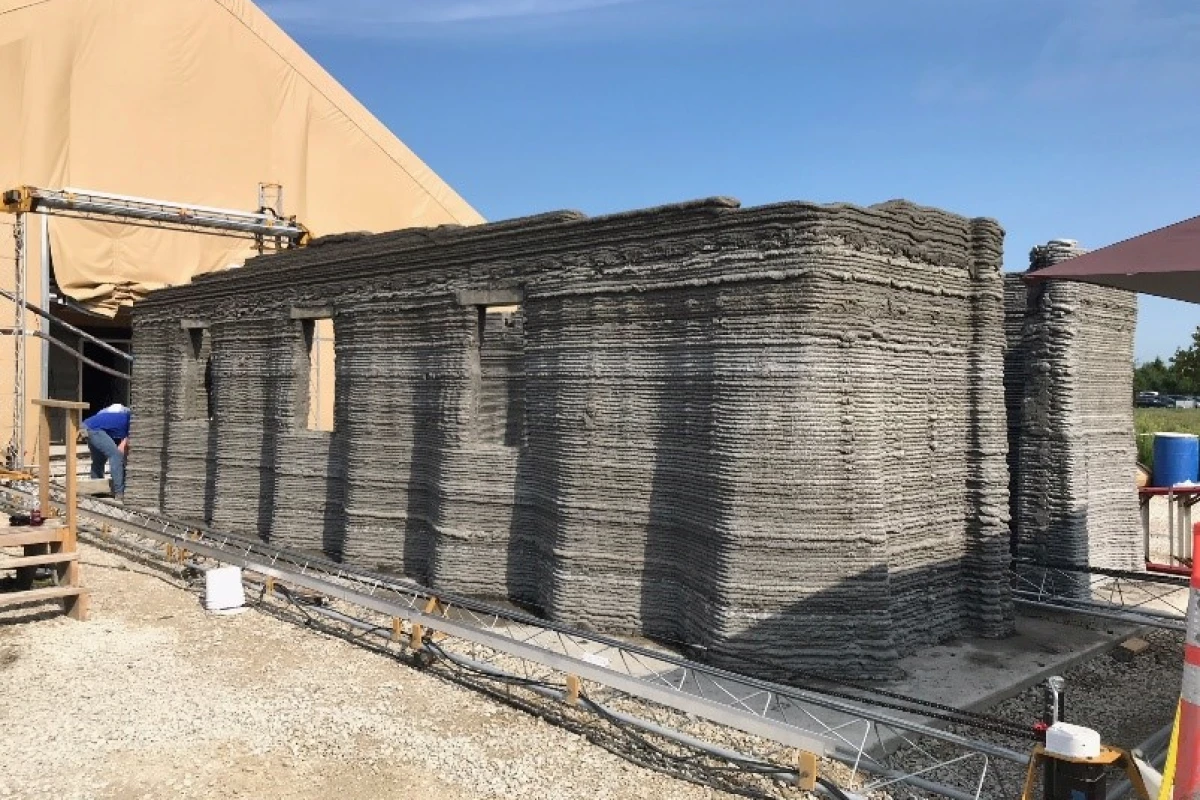 US Marine Corps Systems Command used a 3D printer to construct a prototype concrete barracks measuring 500 sq ft (46 sq m) in just 40 hours