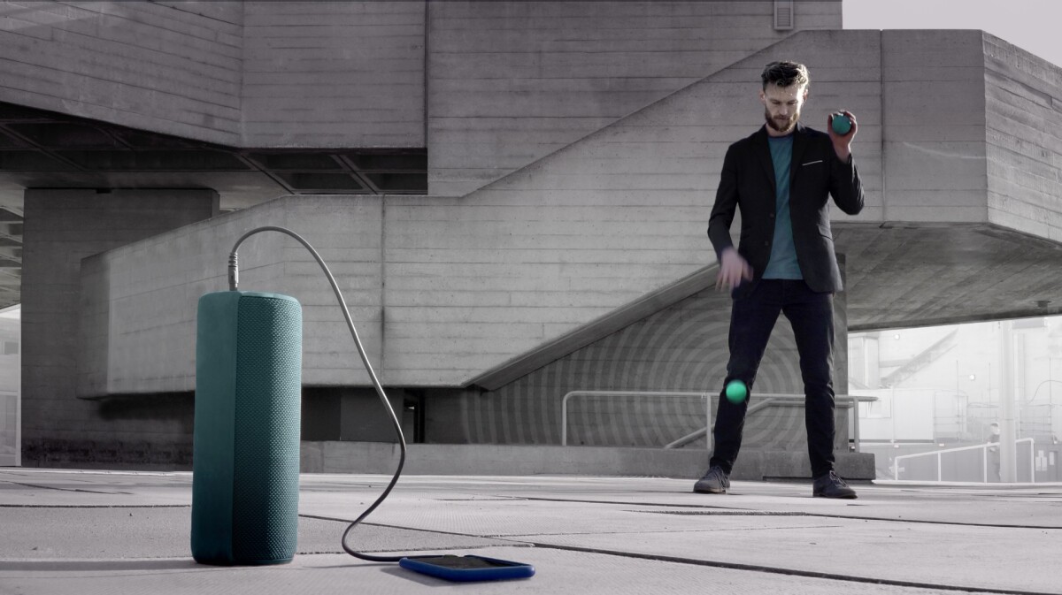 The Oddball beat marker wirelessly connects to a smartphone running a companion app, with sounds output via a speaker cabled to the phone