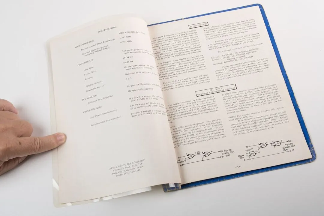 The set comes with plenty of documentation, manuals, schematics and promo flyers