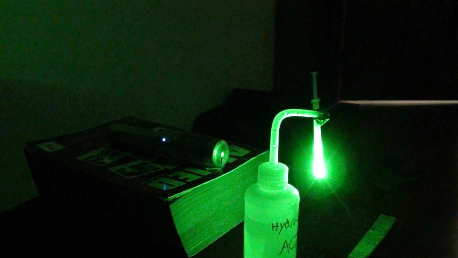 A homemade laser microscope has revealed the very lively, secret life of a drop of water