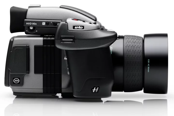 Hasselblad has announced that its latest multi-shot digital SLR is available for shipping - the H4D-200MS is capable of producing 200 megapixel photos from six slightly offset images