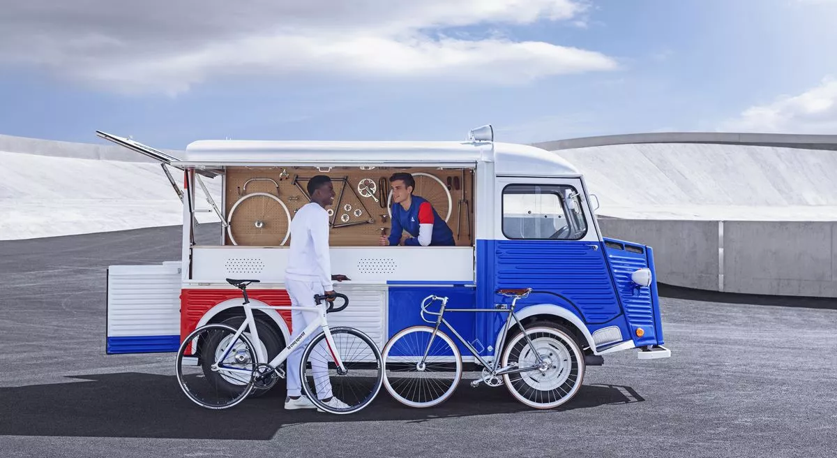 The classic Citroën Type H becomes a rolling bike shop