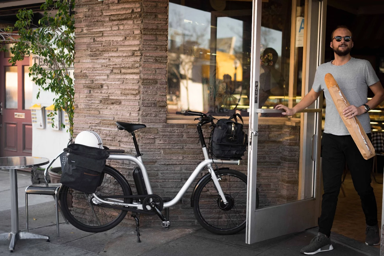 The Capacita has a 350 W rear hub motor and a removable battery that's reported good for 40 miles between charges