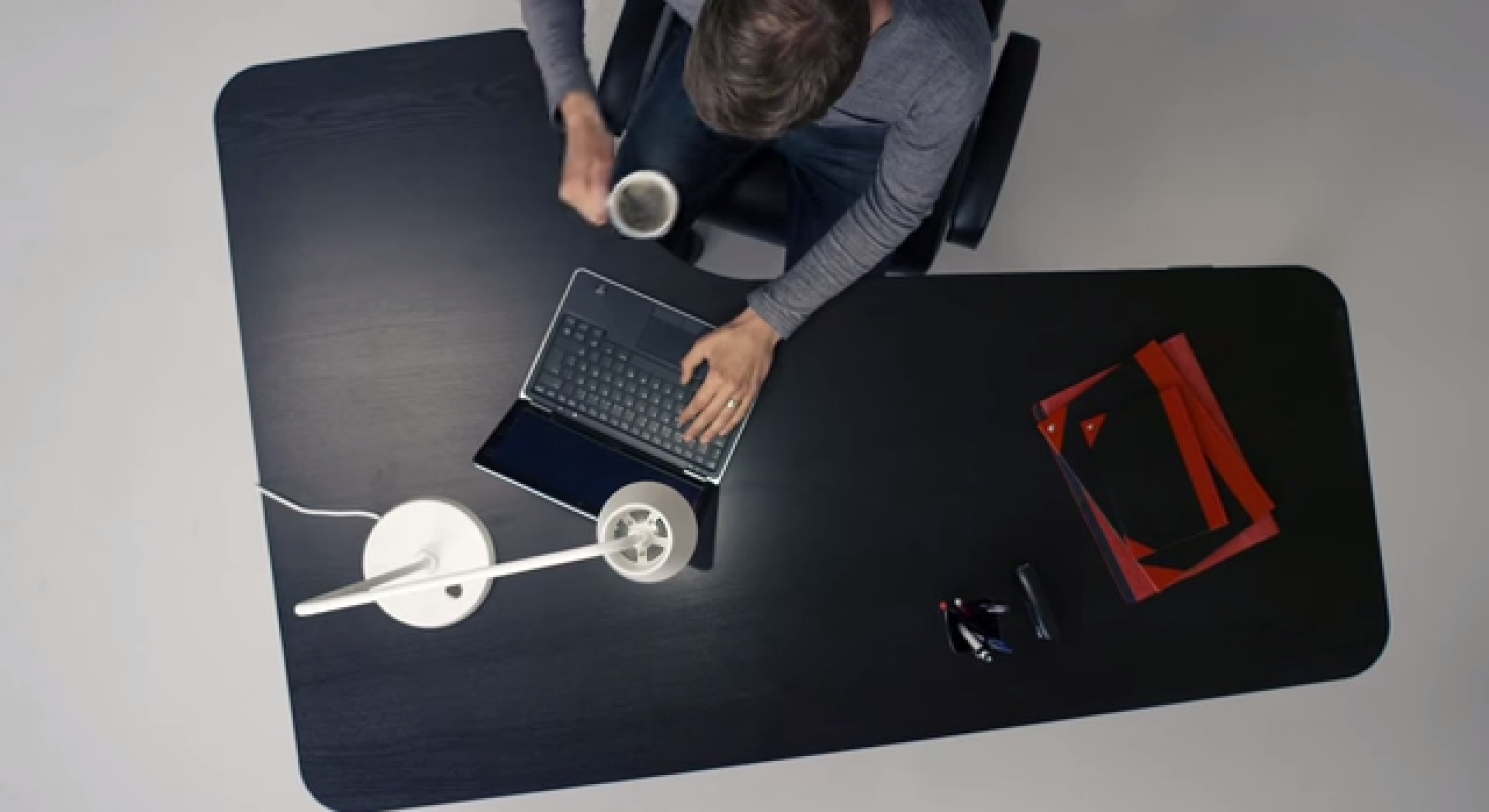 Ikea's adjustable Bekant desk looks to bring you to your feet