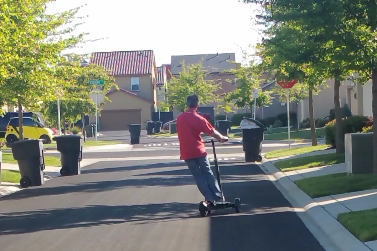 Steer the CycleBoard by leaning into the direction of the turn