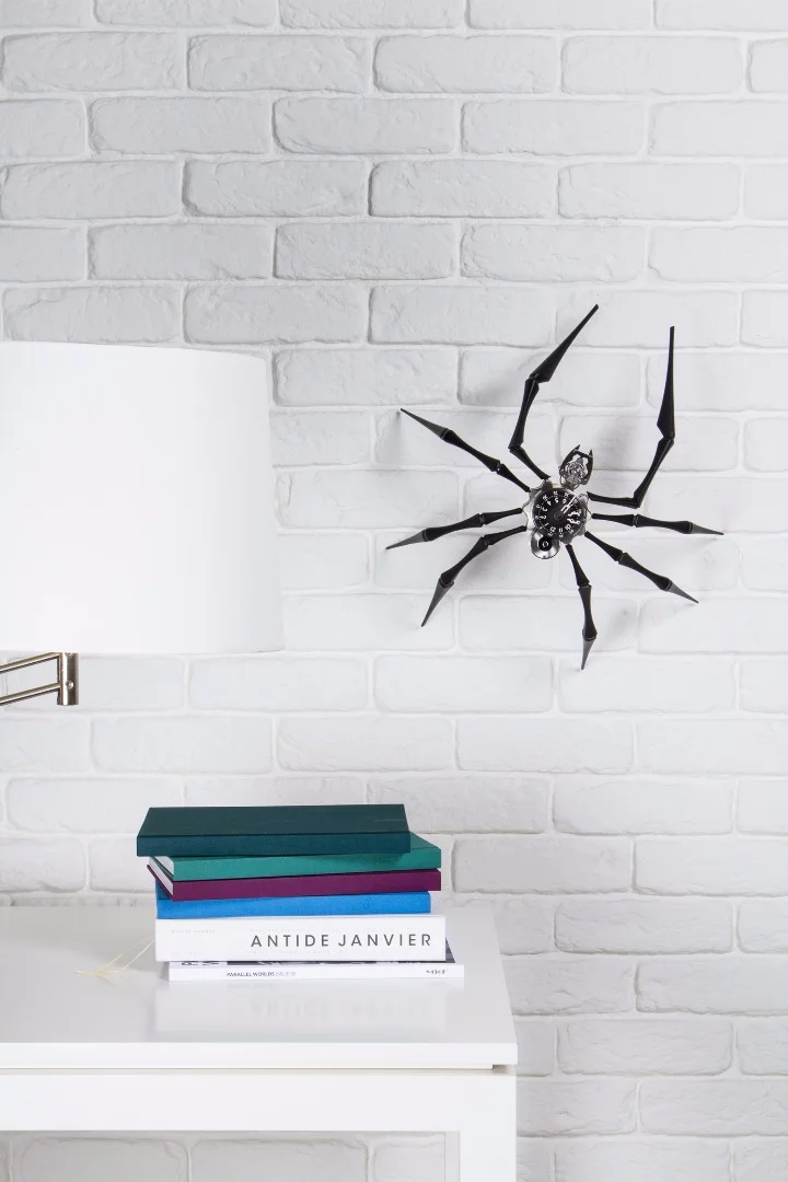 Arachnophobia can be mounted on a wall