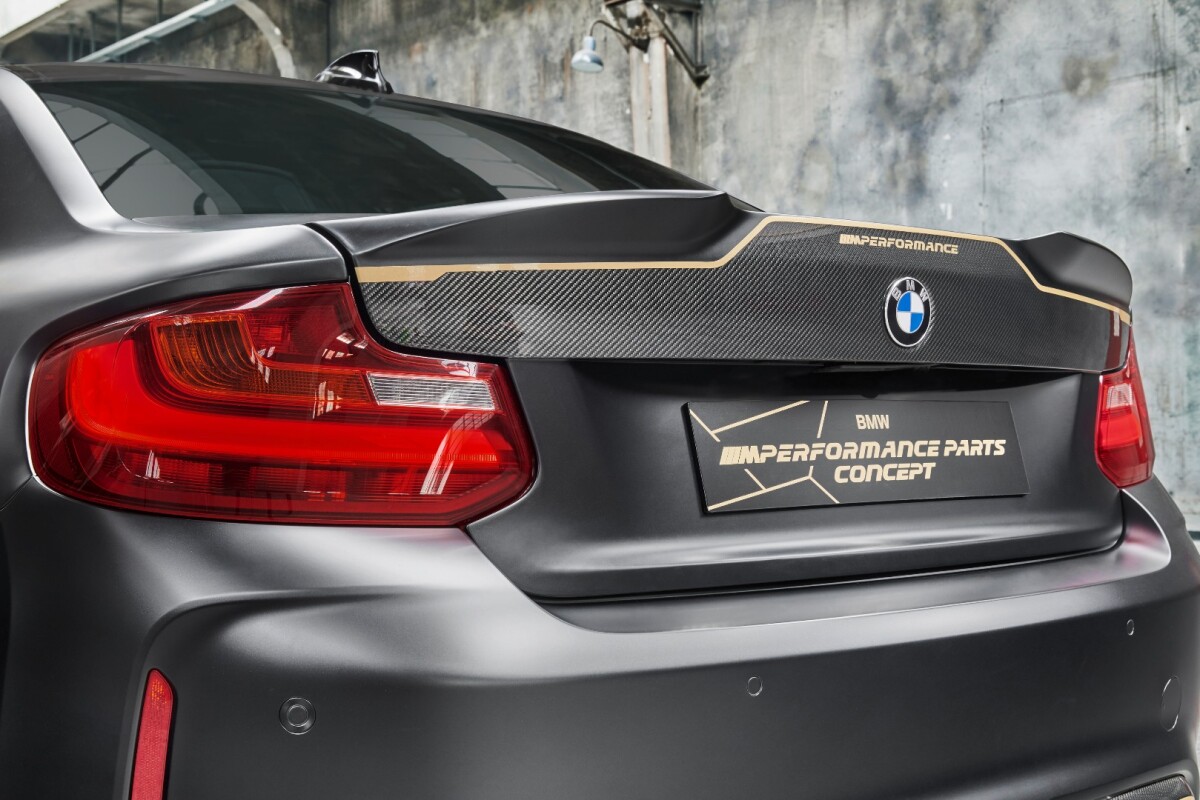 The tailgate and rear diffuser on the BMW M Performance Concept are are also of carbon fiber